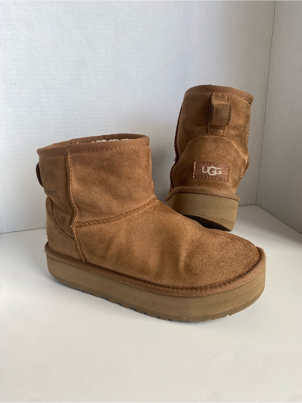 UGG Classic Mini Platform ChestnutBrown Suede, Chunky Sole size 4